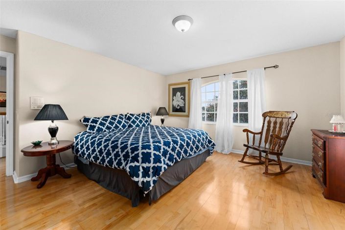 Image No.38-7 Bed House for sale