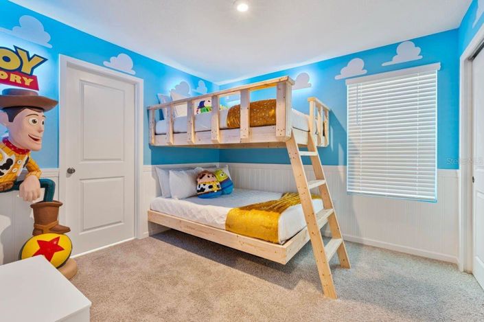 Image No.15-6 Bed Townhouse for sale