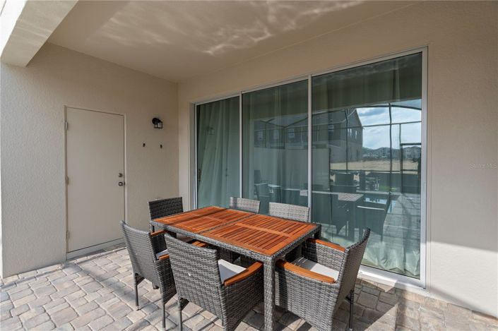 Image No.25-6 Bed Townhouse for sale