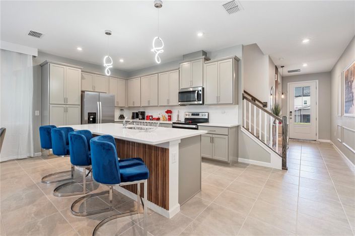 Image No.4-6 Bed Townhouse for sale