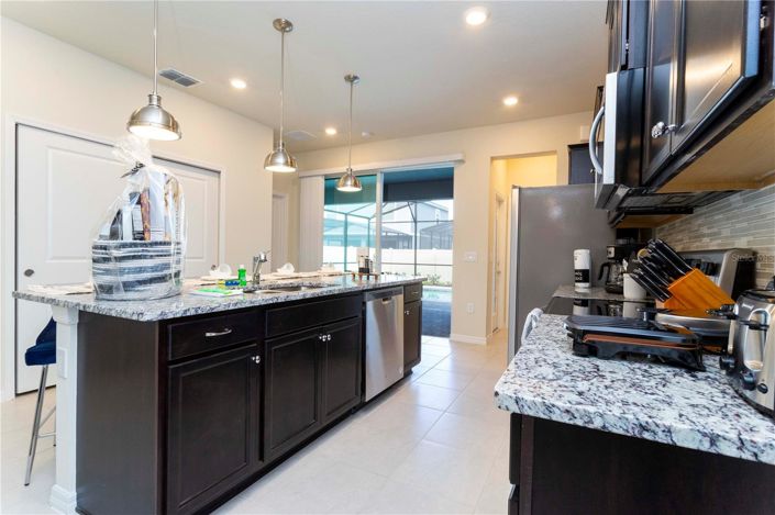 Image No.11-5 Bed House for sale