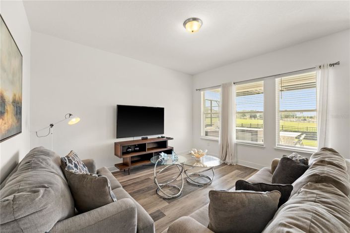 Image No.11-4 Bed House for sale