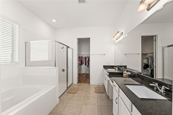 Image No.16-4 Bed House for sale