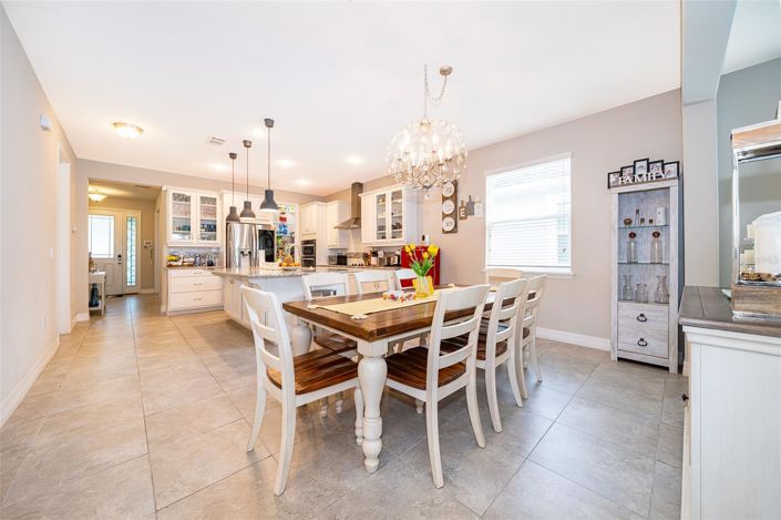 Image No.17-5 Bed House for sale