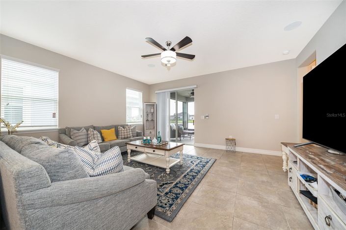 Image No.18-5 Bed House for sale