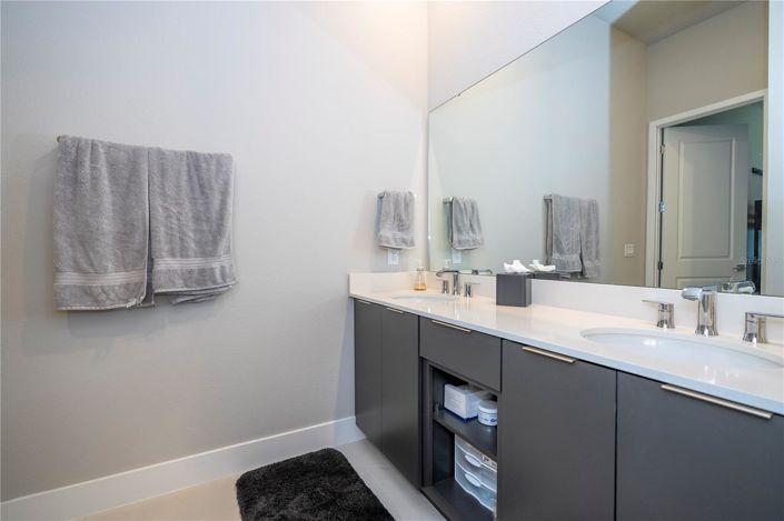 Image No.32-5 Bed Apartment for sale