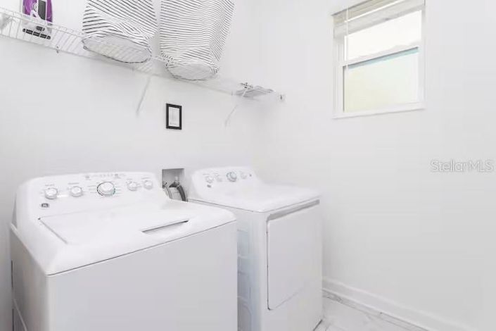 Image No.14-6 Bed House for sale