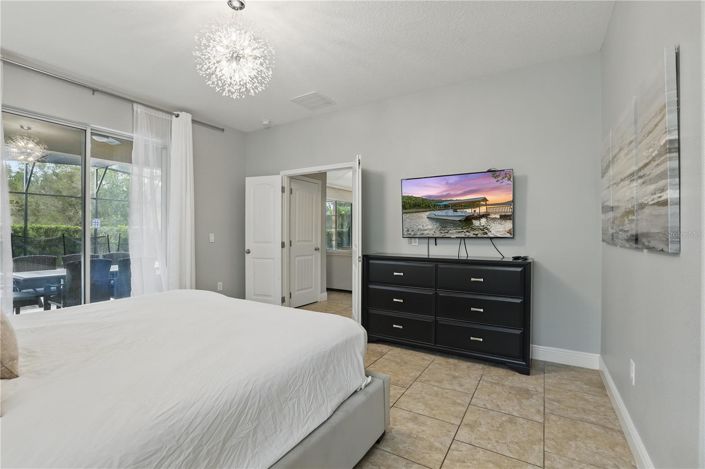 Image No.18-6 Bed House for sale