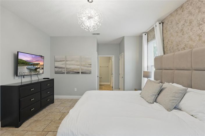 Image No.19-6 Bed House for sale