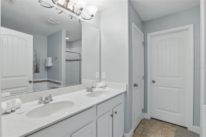 Image No.20-6 Bed House for sale