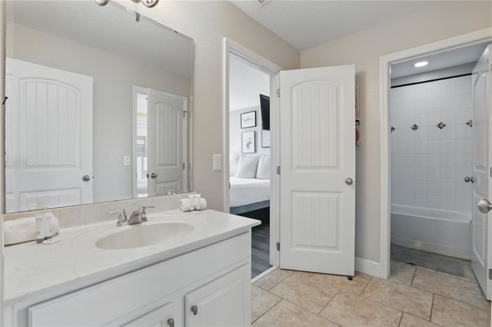 Image No.36-6 Bed House for sale