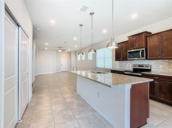 Image No.12-5 Bed House for sale