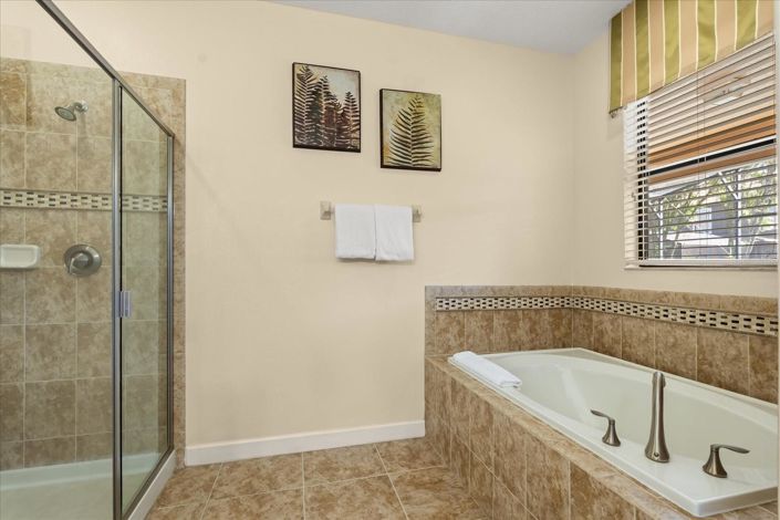 Image No.14-7 Bed House for sale