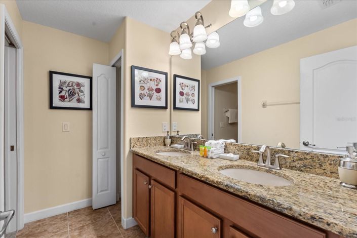 Image No.23-7 Bed House for sale