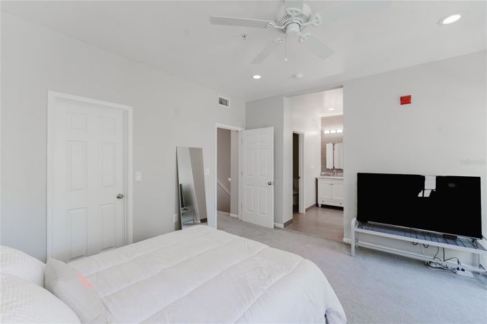 Image No.30-3 Bed Townhouse for sale