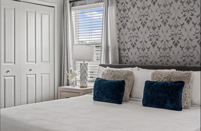 Image No.12-5 Bed Townhouse for sale