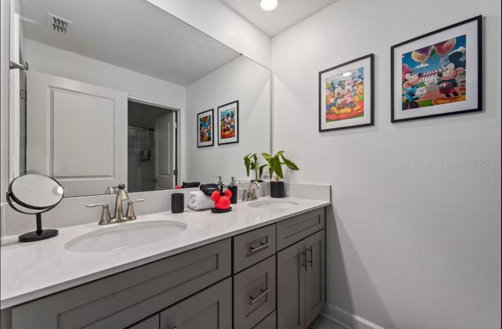 Image No.15-5 Bed Townhouse for sale