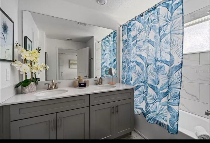 Image No.16-5 Bed Townhouse for sale