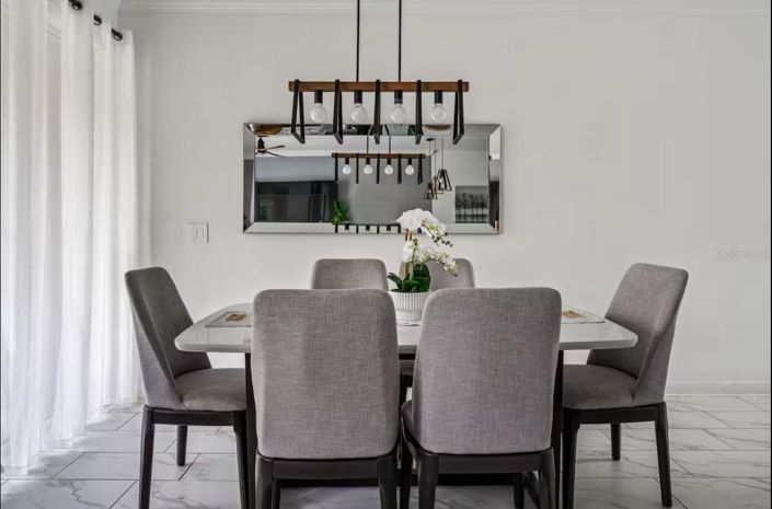 Image No.7-5 Bed Townhouse for sale