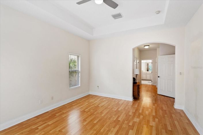 Image No.18-4 Bed House for sale