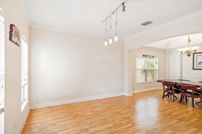 Image No.4-4 Bed House for sale