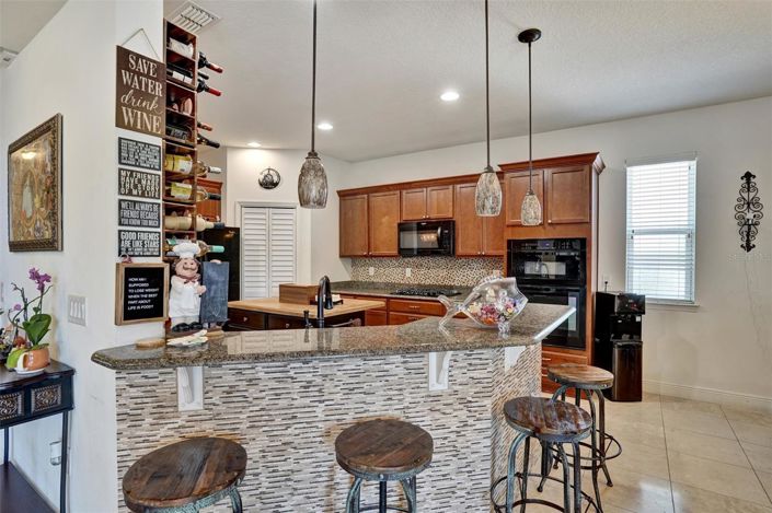 Image No.11-5 Bed House for sale