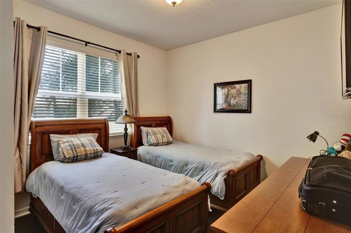 Image No.16-5 Bed House for sale