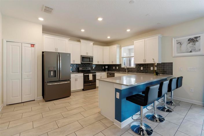 Image No.5-6 Bed House for sale