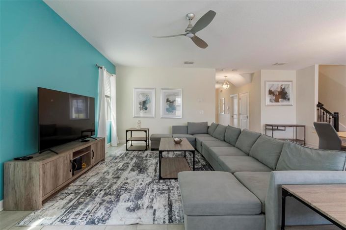 Image No.8-6 Bed House for sale