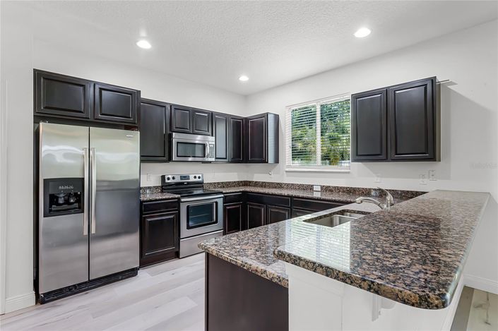 Image No.12-4 Bed House for sale