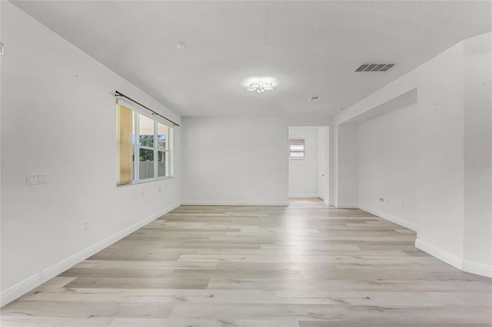 Image No.16-4 Bed House for sale