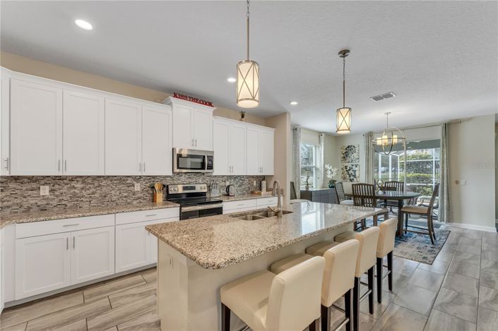 Image No.12-6 Bed House for sale