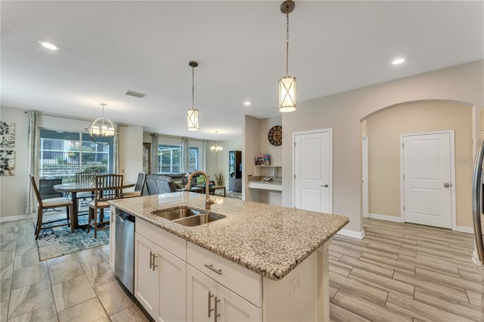 Image No.20-6 Bed House for sale