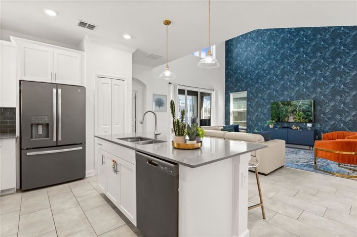 Image No.9-5 Bed House for sale