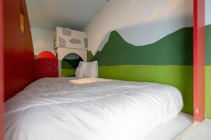 Image No.43-6 Bed House for sale