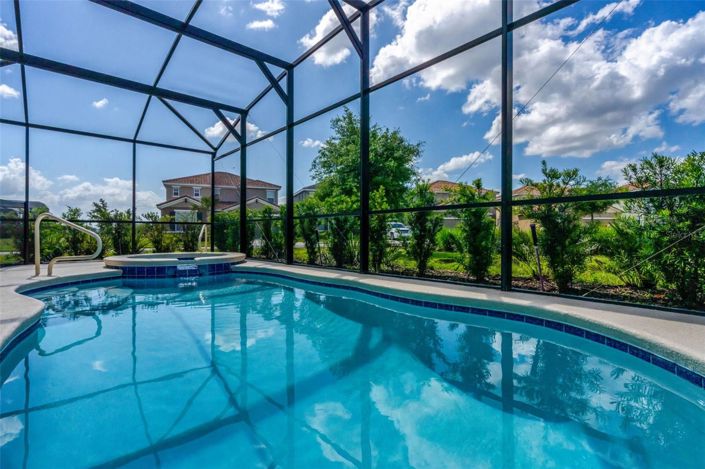 Image No.5-6 Bed House for sale