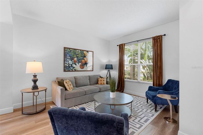 Image No.10-7 Bed House for sale