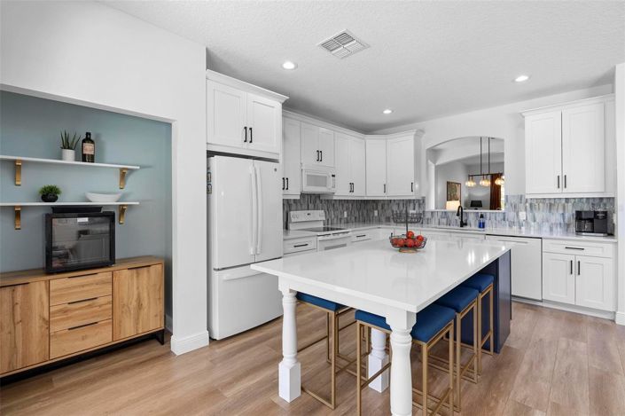 Image No.25-7 Bed House for sale