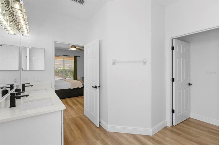 Image No.42-7 Bed House for sale