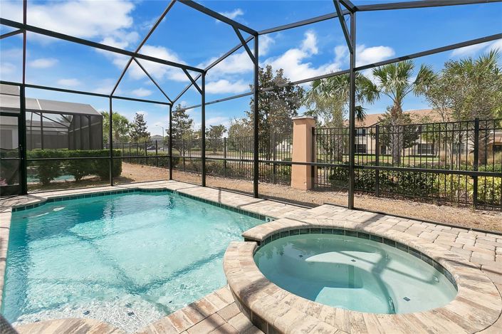 Image No.28-7 Bed House for sale