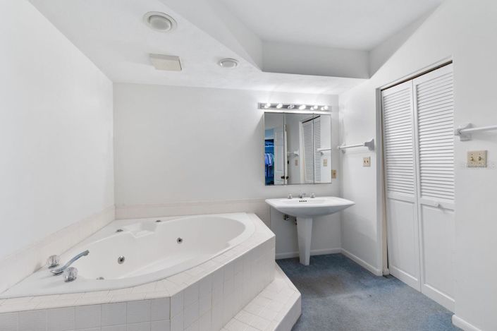 Image No.16-2 Bed Apartment for sale