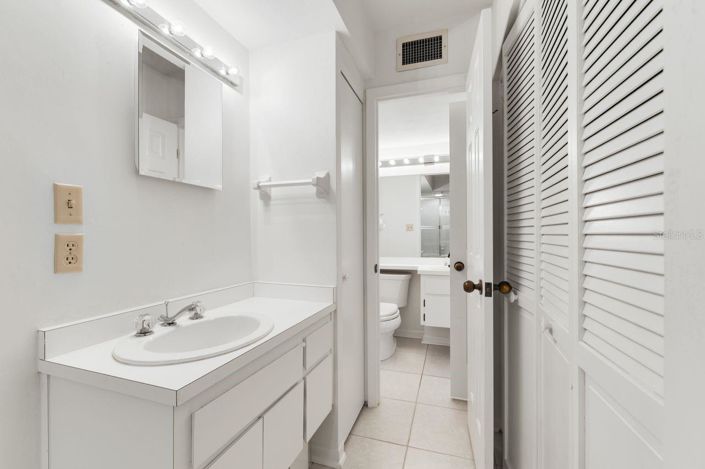 Image No.20-2 Bed Apartment for sale