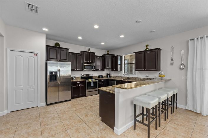 Image No.16-6 Bed House for sale