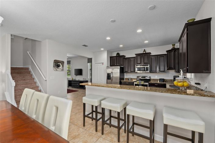 Image No.17-6 Bed House for sale