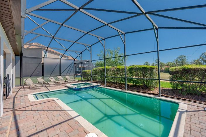 Image No.30-6 Bed House for sale