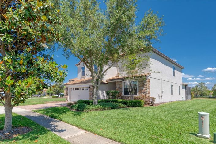 Image No.8-6 Bed House for sale