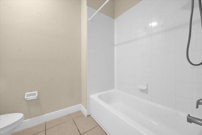 Image No.17-4 Bed House for sale