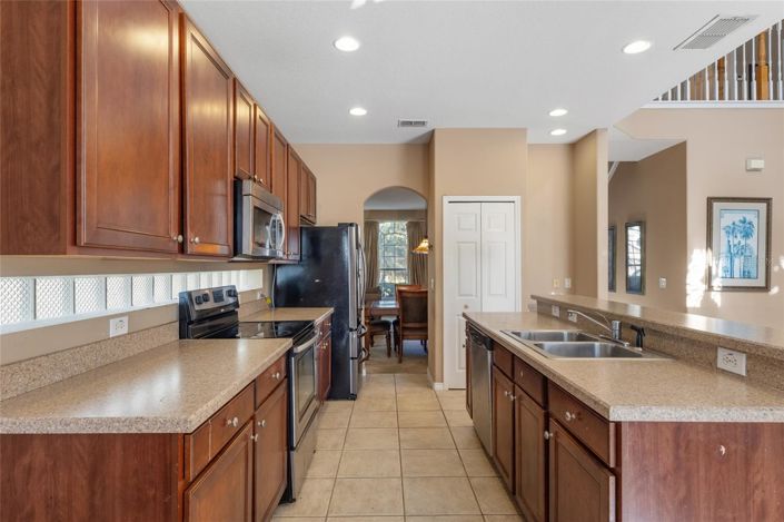 Image No.15-5 Bed House for sale