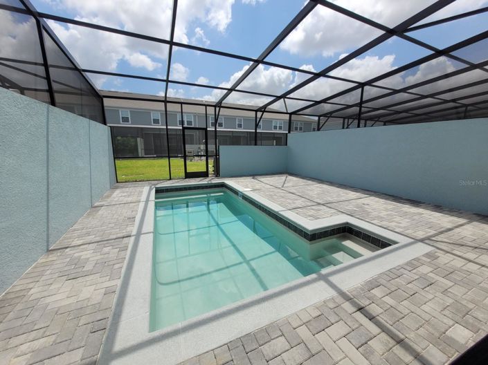 Image No.95-5 Bed Townhouse for sale