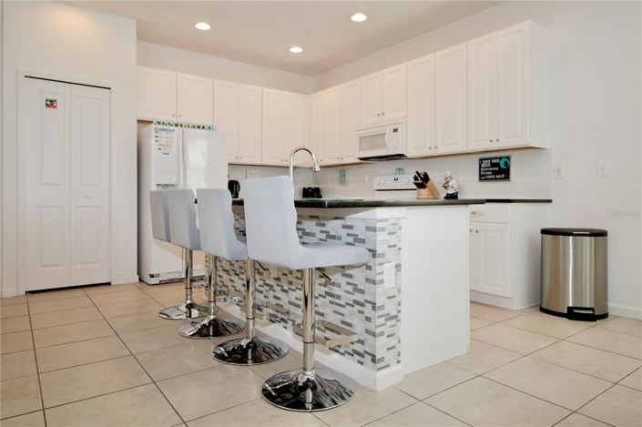 Image No.6-6 Bed House for sale